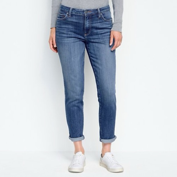 (T3) Kut from the Kloth®
Catherine High-Rise Fab Ab
Boyfriend Jeans, size 10/12 - Picture 11 of 16